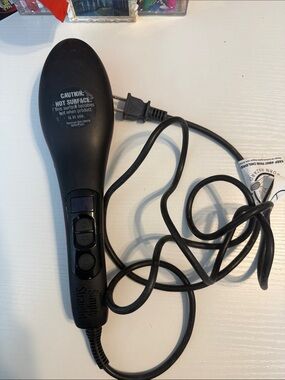 Simply Straight Black Handheld Hair Straightening Brush